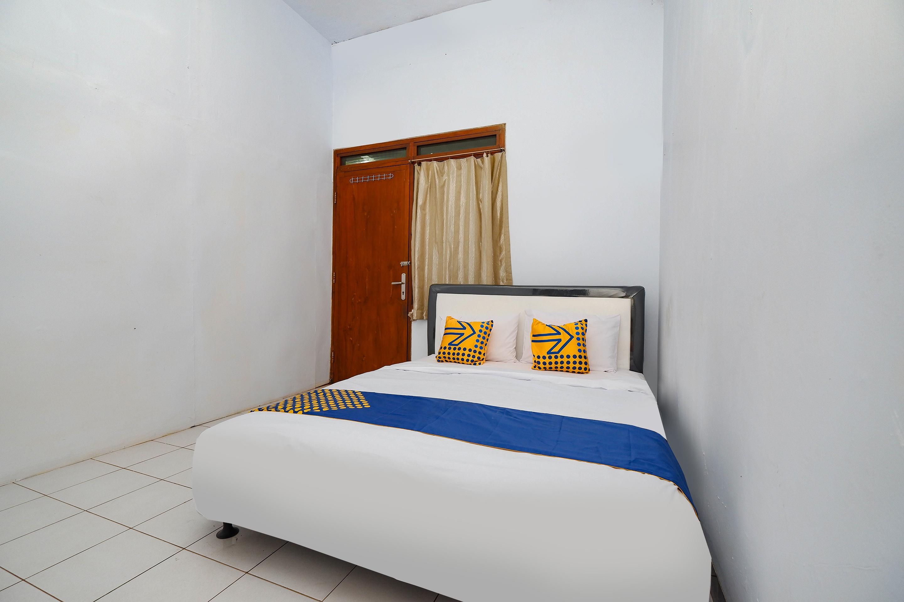 Oyo 2240 Simpang Tujuh Residence Kudus Exterior photo